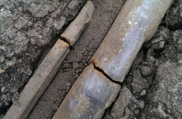 Новите трамвайни релси в столицата се напукаха