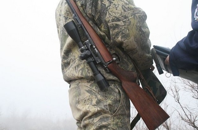 Ловци са осъдени за бракониерски лов, при който убили сърна с незаконна пушка