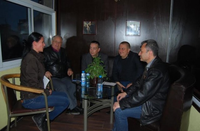 Над три часа продължи поредната приемна на общински съветници от ГЕРБ във В. Търново