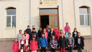 Ученици от НУ Захари Стоянов в Любимец посрещнаха Баба Марта