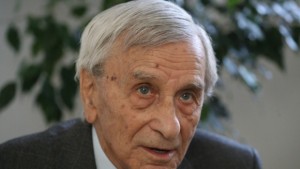 Почина журналистът Петко Бочаров