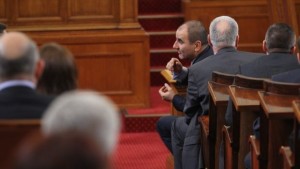 Законът за офшорките удря прането на пари и финансирането на