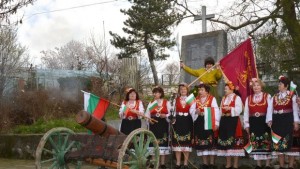 С Долно Белево празнува с черешово топче