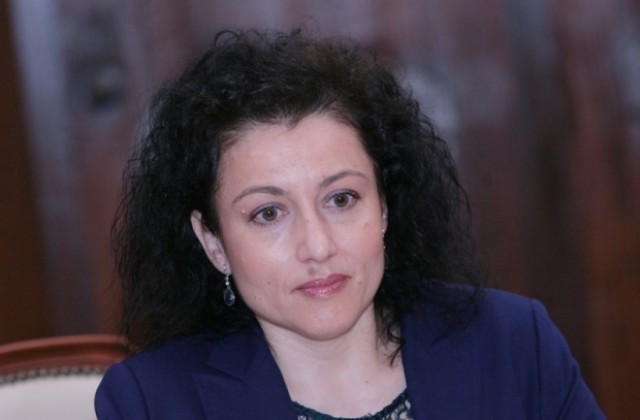 Да се преговаря за отпадане на руското ембарго, настоява министър Танева