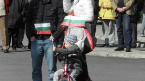 Стопля се чак в неделя през почивните дни ще вали