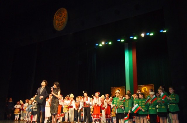 Клубовете  към ОМД-Русе учатваха в празничен концерт и шах турнир