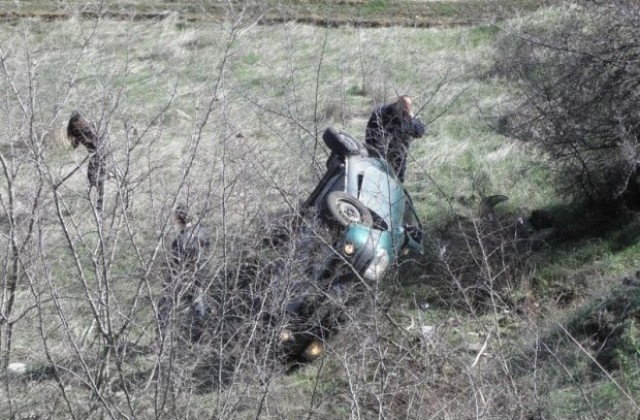 Шофьорка падна в пропаст при опит за обратен завой край Благоевград