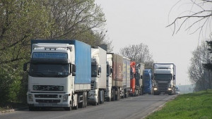 Ограничават движението на ТИРове заради голямото прибиране