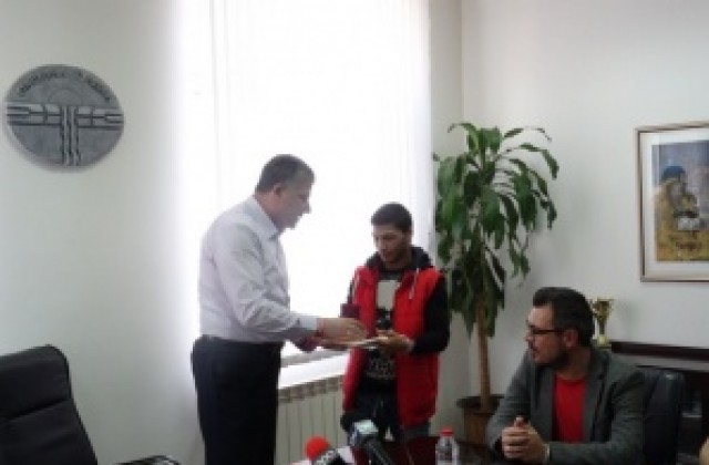 Даниел Асенов с награда от кмета на община Тунджа
