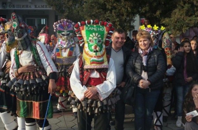 Кукери гониха злото в Камено