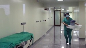 Критично остава състоянието на 2годишното момченце паднало от прозорец