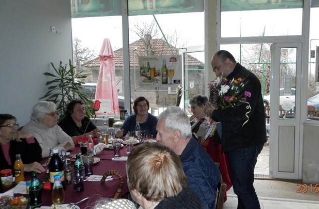 Областното и Общинско ръководство на ГЕРБ уважиха жените от Брестовец