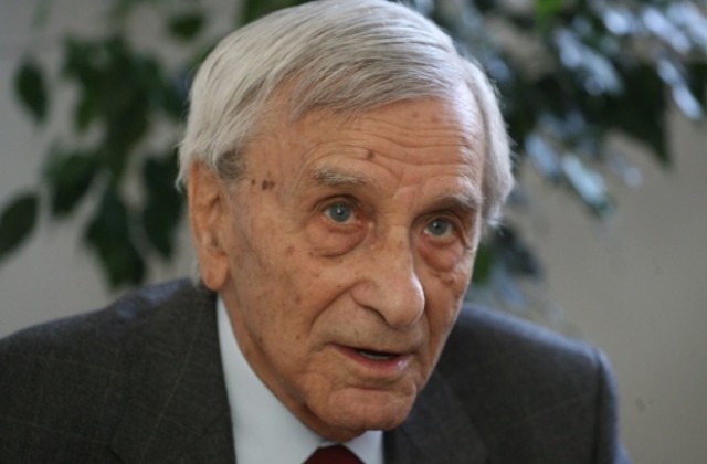 Десетки се простиха с Петко Бочаров