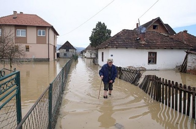 Бедствено положение в Сърбия заради наводнения