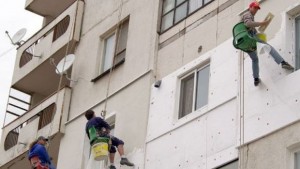 Сериозни бонуси за фирмите от Плевен и Ловеч в санирането