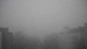 От 20 до 50 метра е видимостта в Сливенско