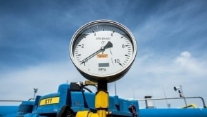 Поевтин природен газ от април