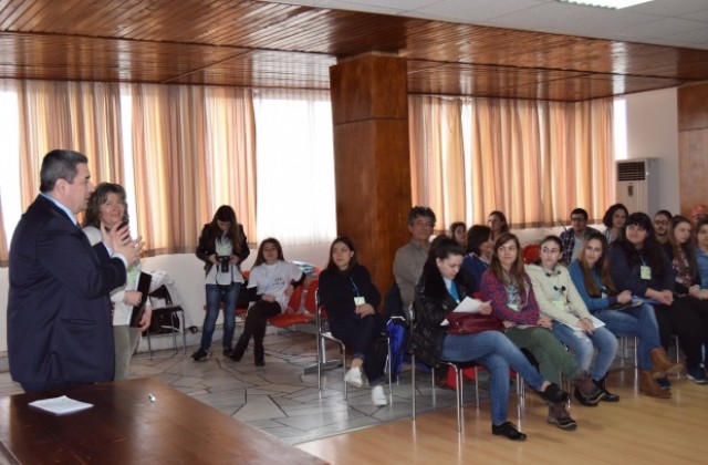 Млади хора от 14 града събра Деветата национална младежка среща в Г. Оряховица