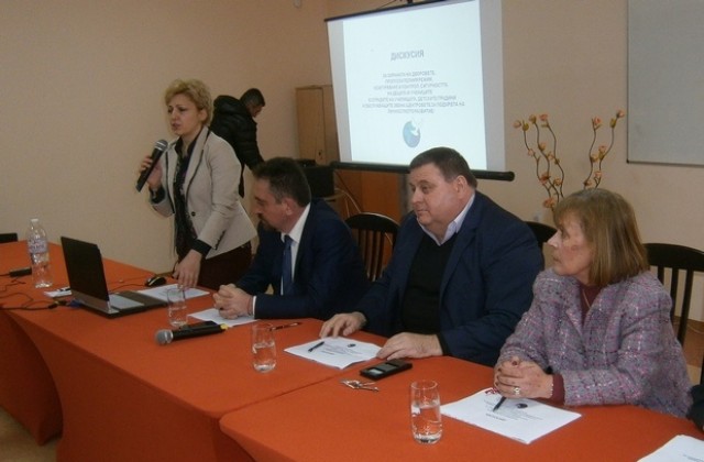 Мартин Митев участва в дискусия за охраната на детските градини и училищата