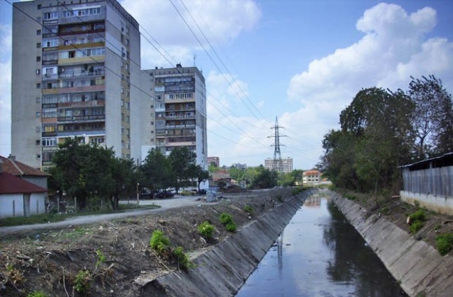 Река Добричка се почиства, няма опасност от наводнение, уверяват от Общината