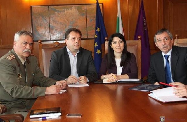 Кметът Даниел Панов се срещна с посланика на Азербайджан Наргиз Гурбанова (СНИМКИ)
