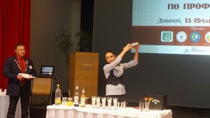 Ученичка от ПГИ на финал на състезание за бармани