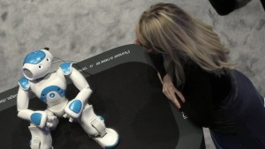 Как мравки теглят огромна кола