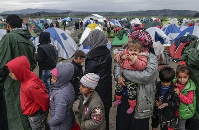 ООН: Западът трябва да приеме 480 000 сирийски бежанци