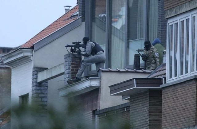 Екстремист е убит, 4-ма полицаи са ранени при зрелищна операция в Брюксел