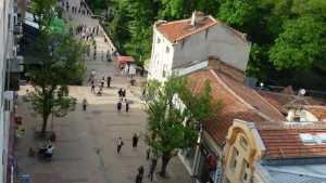 Комисии проверяват фасадите на стари сгради и летни градини по