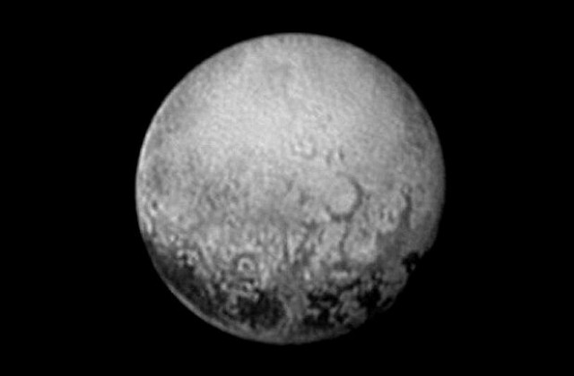 Плутон възникнал преди Слънчевата система