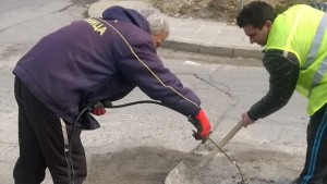Запълват най опасните дупки в Дупница