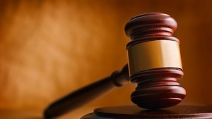 Държавен служител взема заплата без да ходи на работа