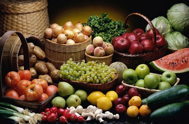 Задължително белете кората на плодовете и зеленчуците