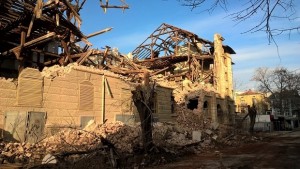 Възстановяват тютюневия склад в Пловдив и стенописите му