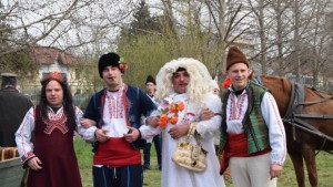 На Тодоровден в Първомайци обиколиха имениците и венчаха семейство Деспотови