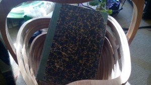 Младежи рецитират стихотворения от любими автори