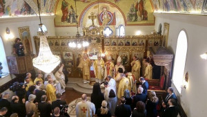 Държавният секретар на Ватикана освети храм Успение Богородично СНИМКИ