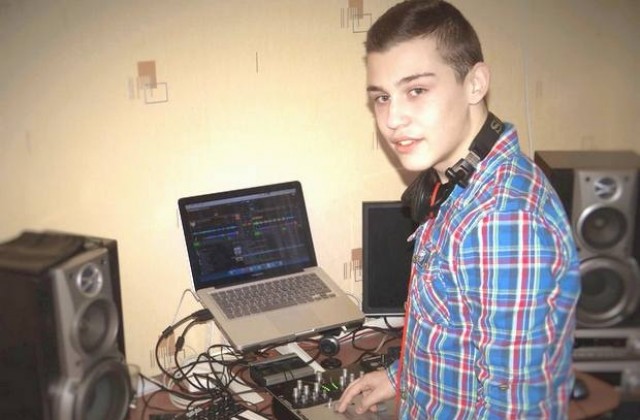 15-годишен DJ печели в конкурс за ремикс на Маски долу!