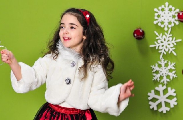 5-годишната Ая на конкурс в Русия