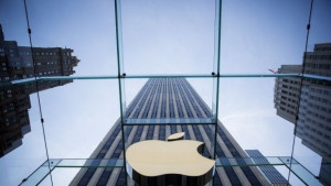 Apple пуска нов iPhone който ни показва Залеза