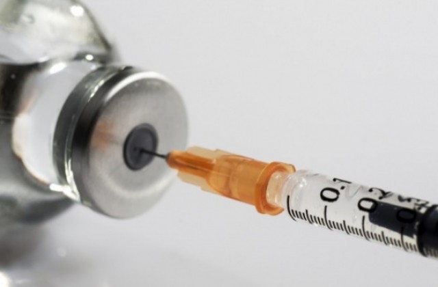 РЗИ-Хасково проверява ваксина ли парализира 2-годишно дете