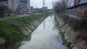 Река Добричка продължава да създава опасност от наводнения СНИМКИ
