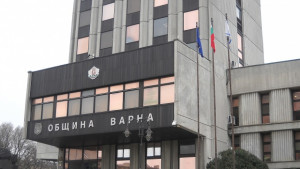 Засилена охрана на обществените сгради във Варна заради атентатите в