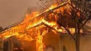 Горяха кола в Яхиново и сграда в Рила