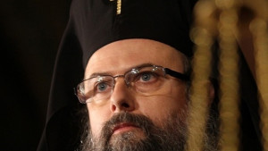 Пловдивския митрополит проверява по канон ли правят храма в Септември