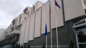 Община Велико Търново почита паметта на жертвите от атентатите в