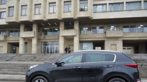 Съветник пита за новия кметски автомобил и за ремонти в