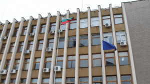 Областната управа свали наполовина знамето на ЕС заради трагедията в