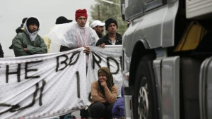 Храна и вода тръгнаха към бежанците СНИМКИ